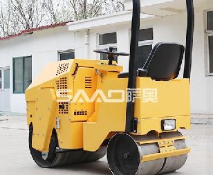 壓路機(jī)使用減震墊的注意事項